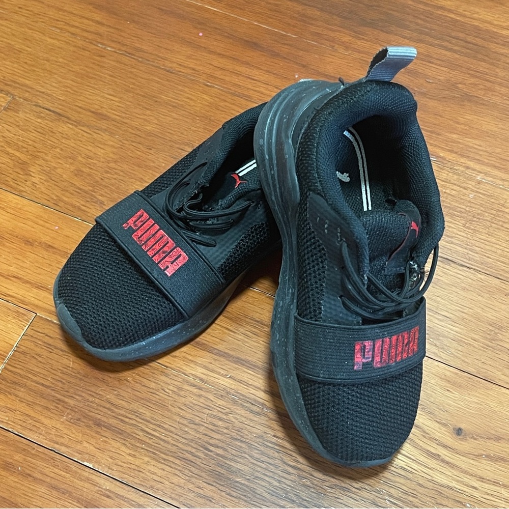 Puma Kids Sneakers Size 8C Black Red Athletic Shoes Hook & Loop Gym Shoes